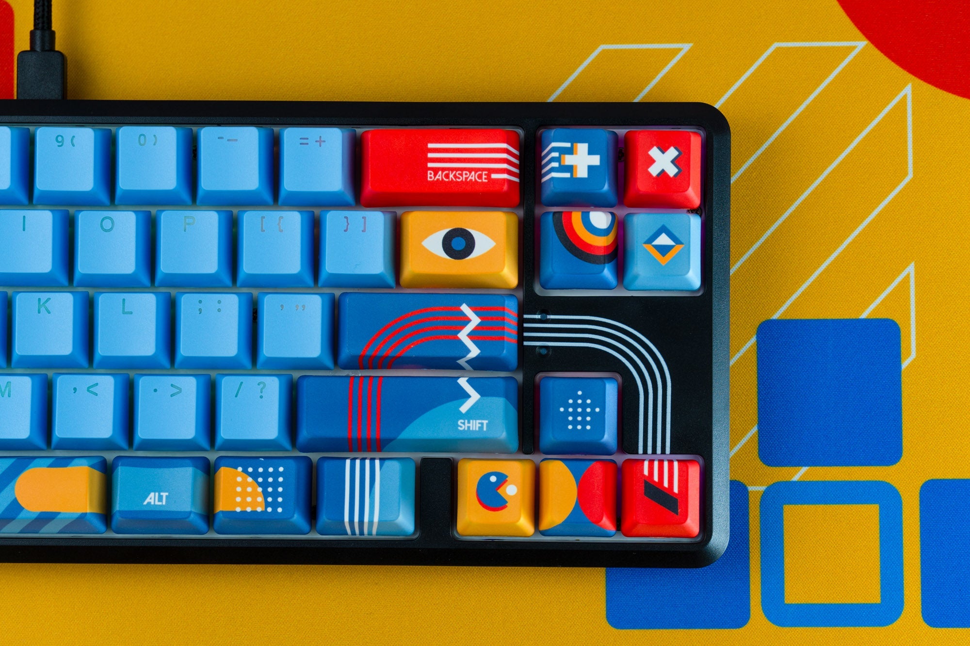 QwertyKey65 Metric Hotswap RGB Mechanical Gaming Keyboard - QwertyKey