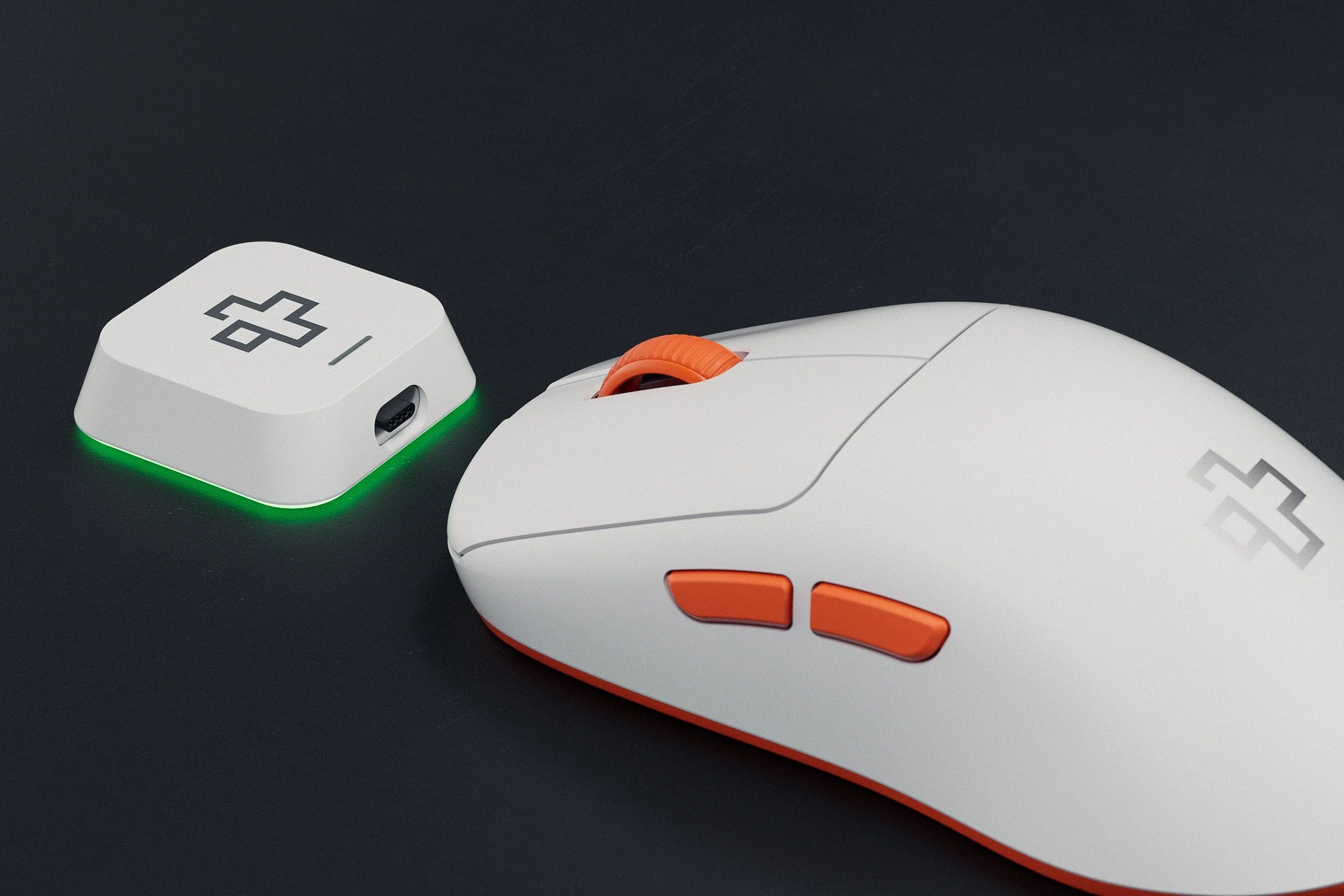 QwertyKey Falcon White 8K, 30.000 DPI, Bluetooth Wireless Trio Mode, Pixart 3950 Gaming Mouse