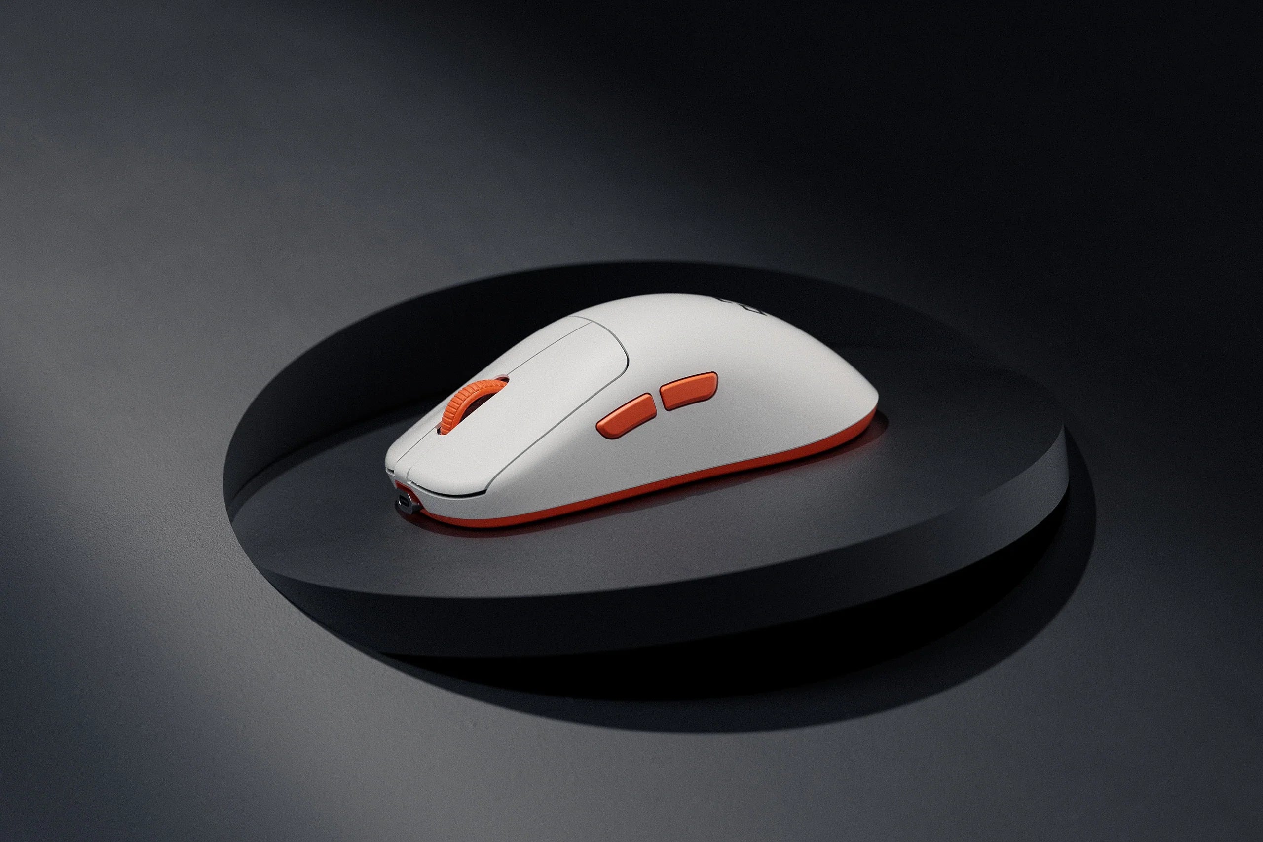 QwertyKey Falcon White 8K, 30.000 DPI, Bluetooth Wireless Trio Mode, Pixart 3950 Gaming Mouse