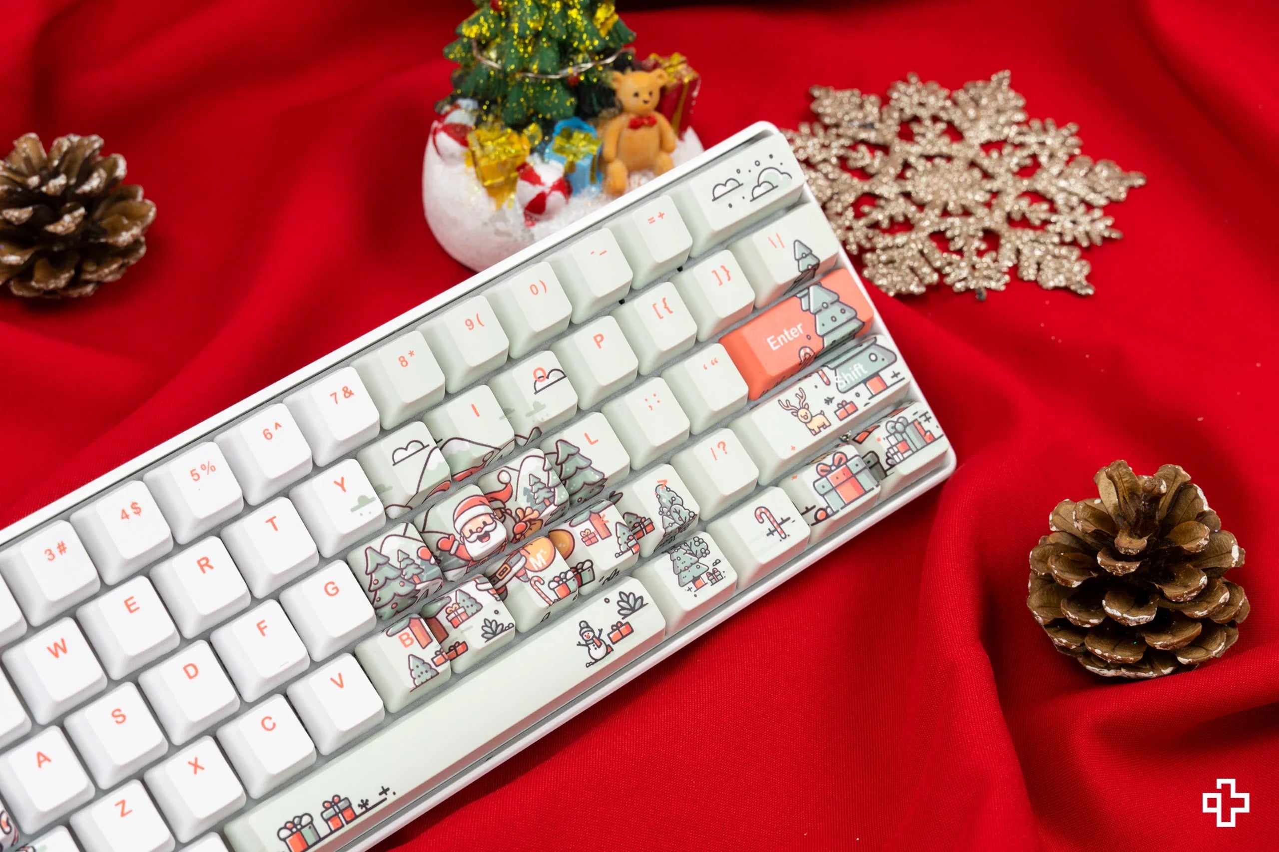QwertyKey Santa Hotswap Christmas Mechanical Gaming Keyboard